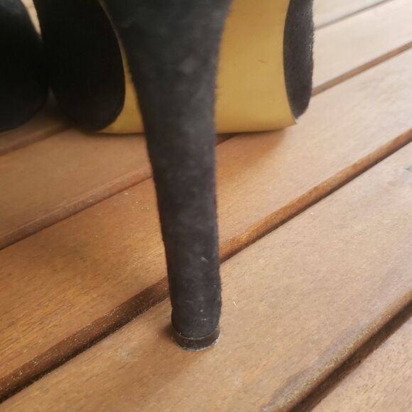 VINCE Camuto Heels With Bows - Picture 6 of 11